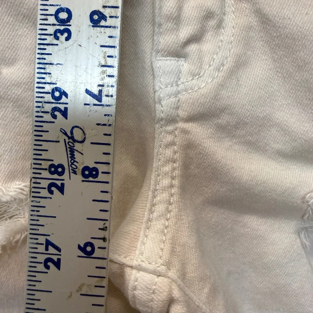 American Eagle Denim‎ Shorts Women 6 White Excellent Hi-Rise Shortie Distressed